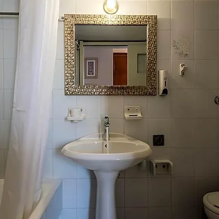 Zampeta Hotel Milos Island