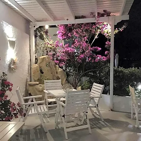 Zampeta 3* Milos Island
